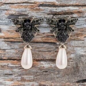 BETSEY JOHNSON BUG PEARL DROP EARRINGS